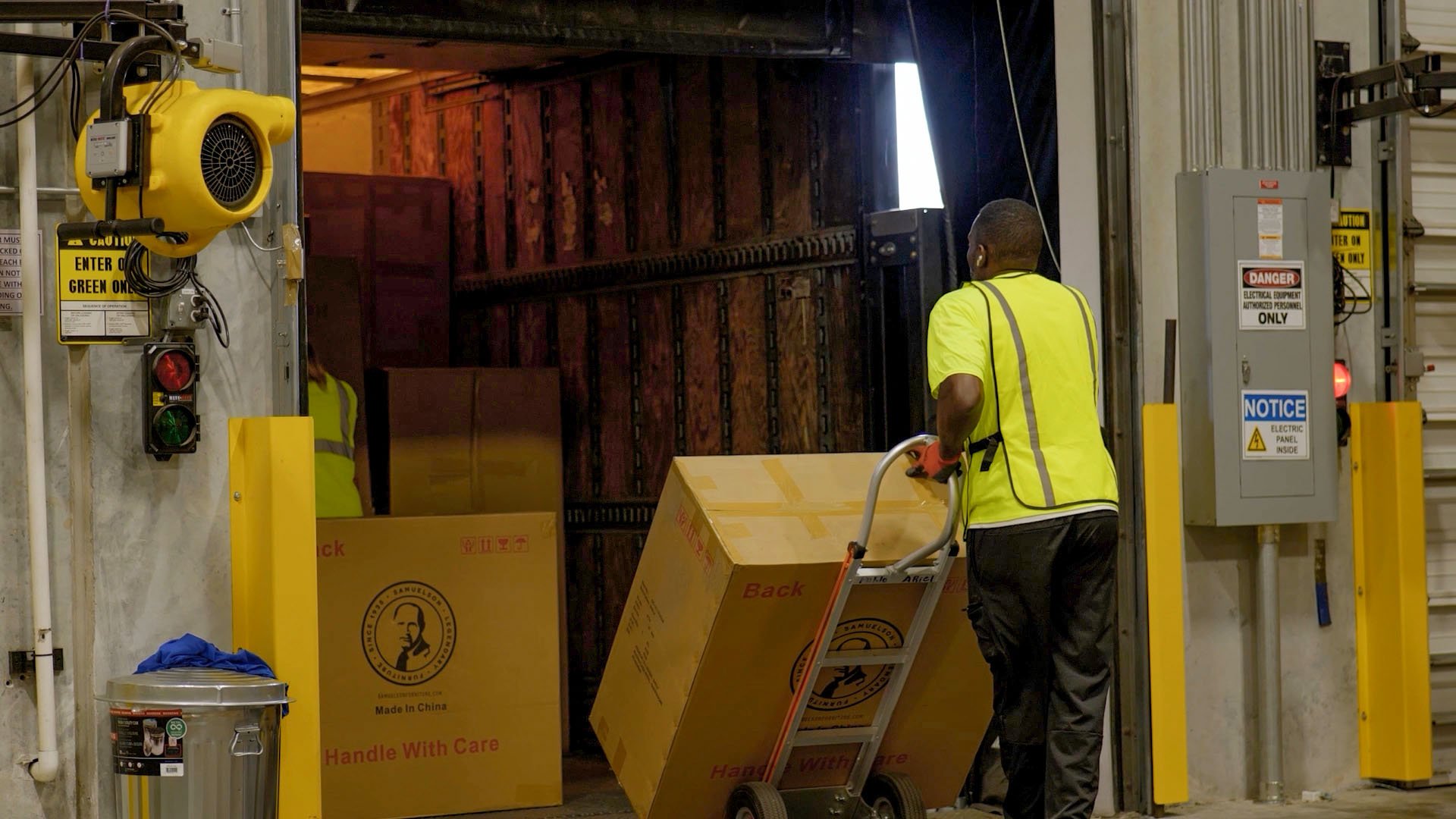 Cross Docking & Freight Staging