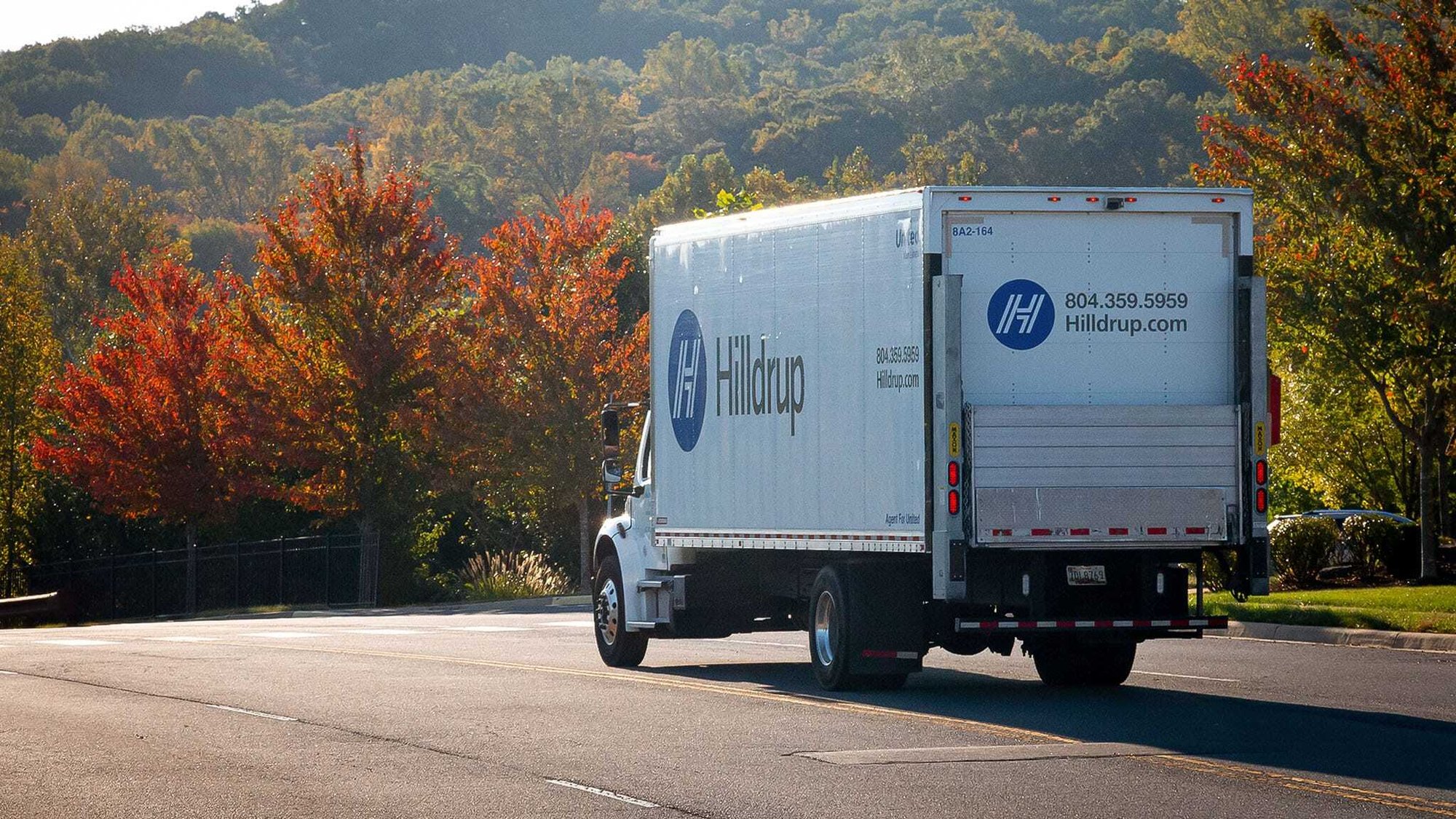 Logistics-Final-Mile-Delivery-Truck-16_9